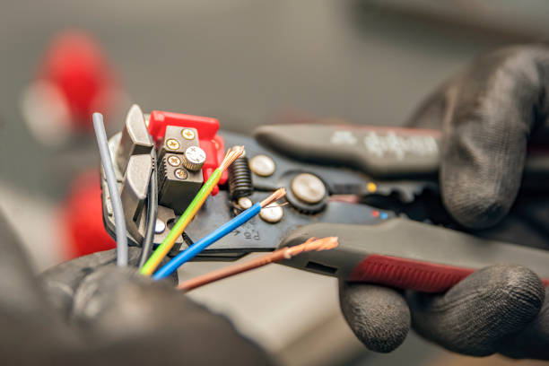 Best Circuit Breaker Repair  in Flower Hill, NY